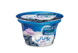 زبادي اليوناني بنكهة التوت